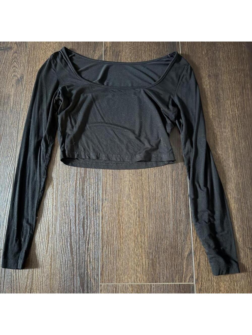 Amazon Essentials Women's Black Crop-top